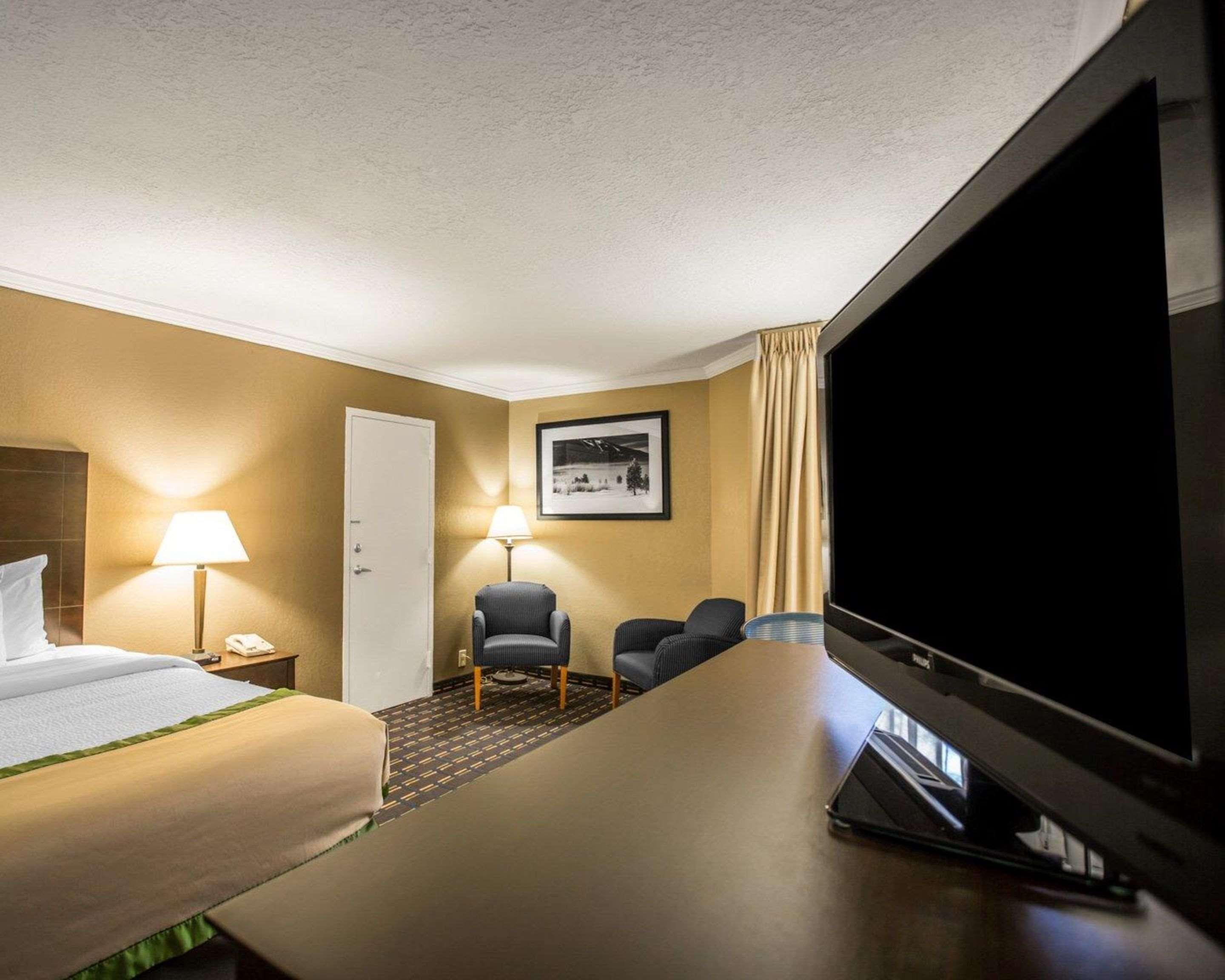 Clarion Inn Asheville Airport Fletcher Ngoại thất bức ảnh