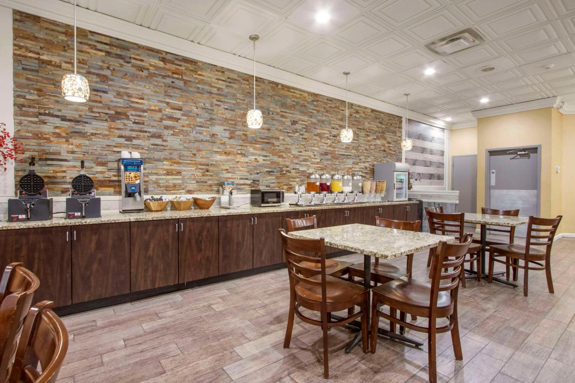 Clarion Inn Asheville Airport Fletcher Ngoại thất bức ảnh