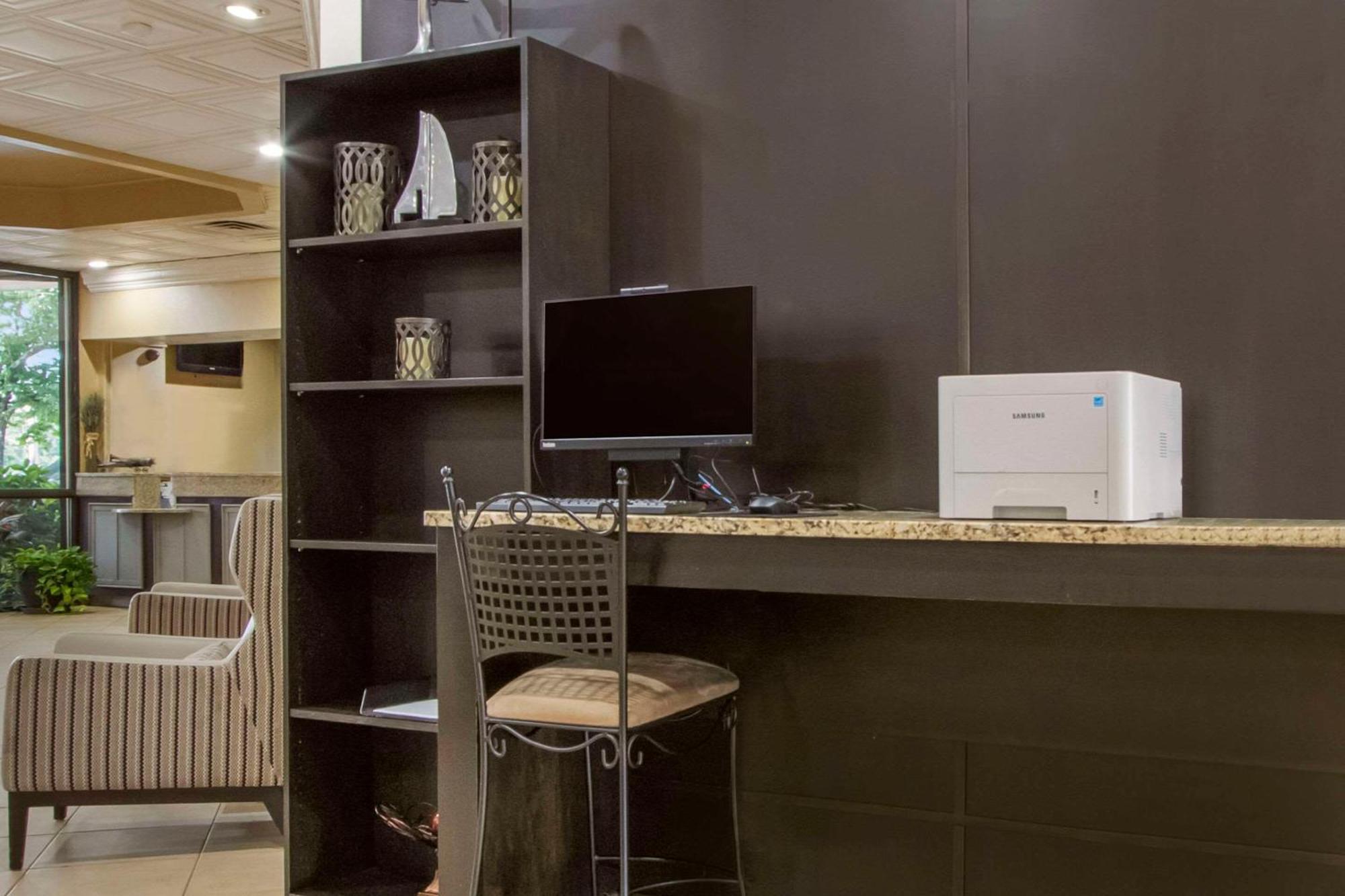 Clarion Inn Asheville Airport Fletcher Ngoại thất bức ảnh
