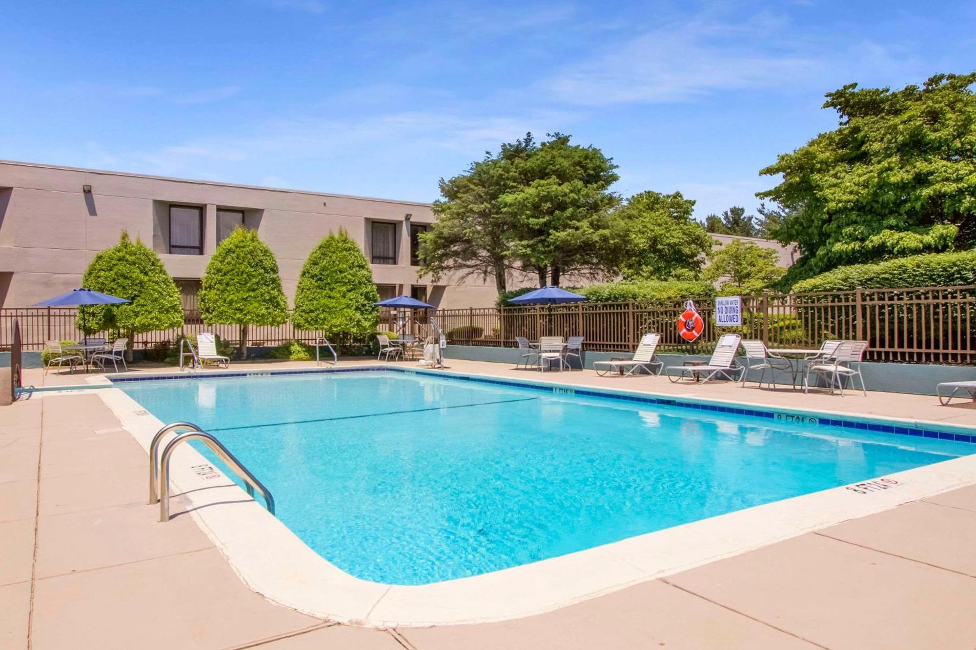 Clarion Inn Asheville Airport Fletcher Ngoại thất bức ảnh
